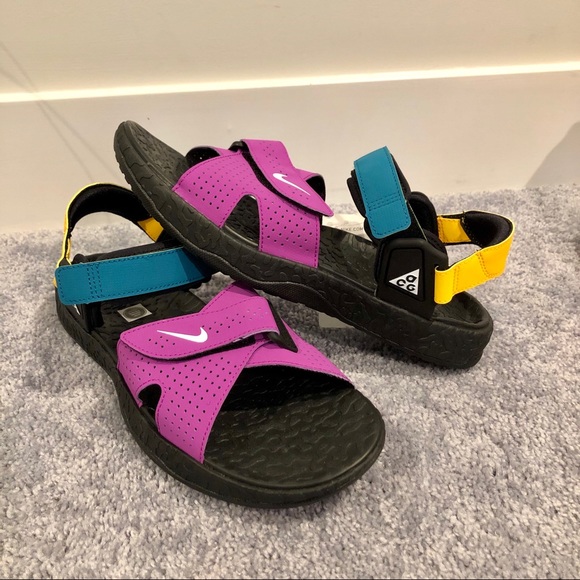 nike acg air deschutz vivid purple